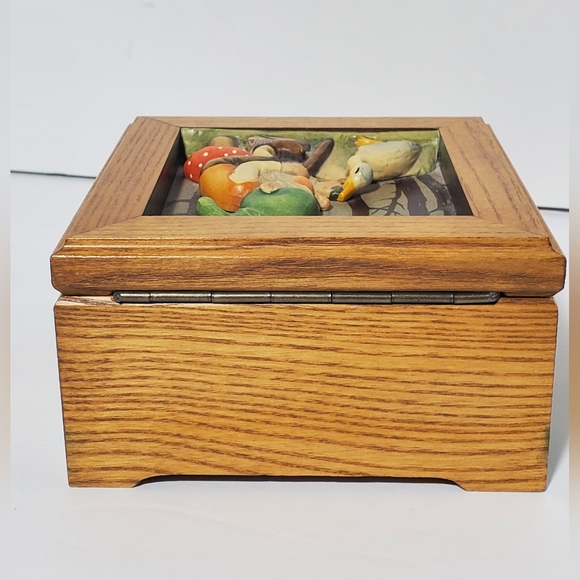 Rare VTG Anri Wooden Music Jewelry Box 3D Relief Hand Carved & Painted Gnome - Picture 5 of 7
